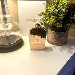 Utopia Vanilla Coco 21 Kayali Fragrances for women and men